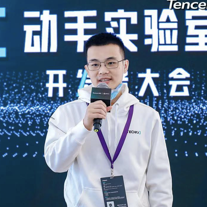 王炜 About Image